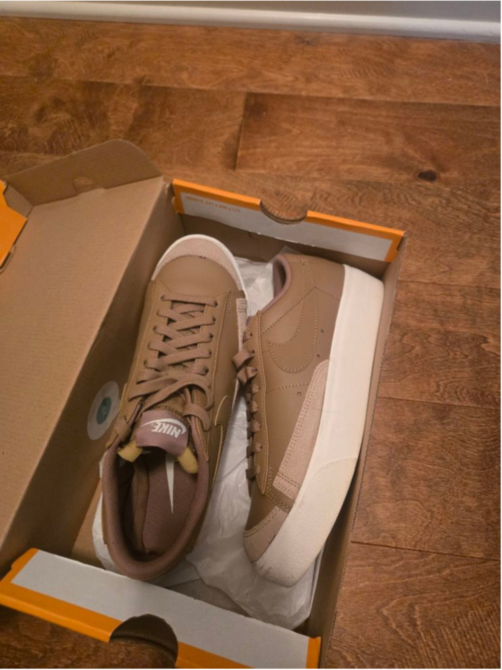 Women's Nike Blazer Low Platform Brown White Sneakers Size 8.5 - Picture 3 of 7